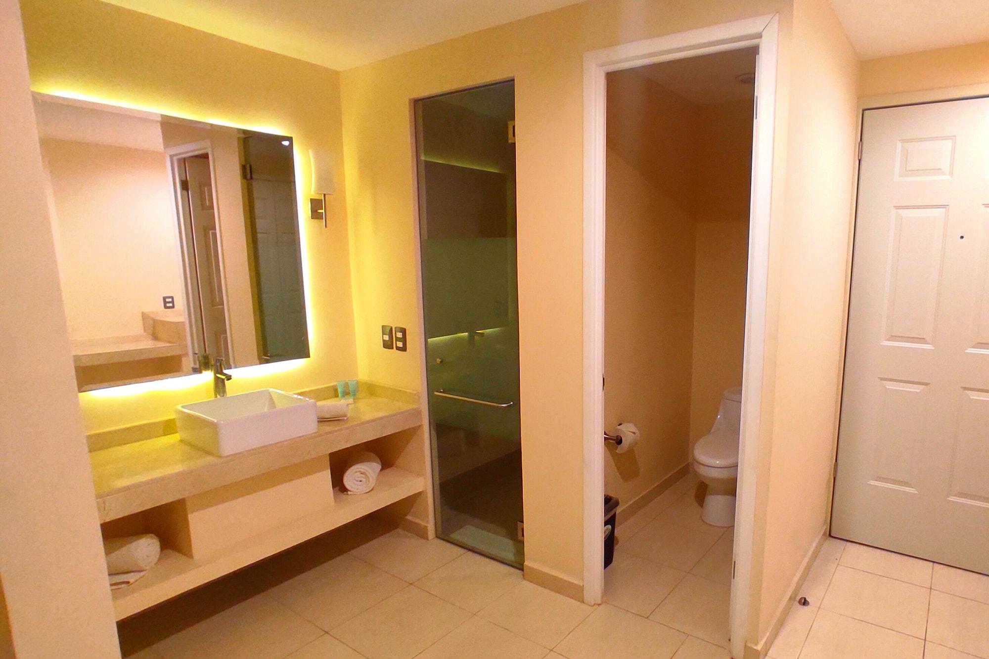 Hotel Real Del Bosque Golf And Spa Тула-де-Альенде Экстерьер фото