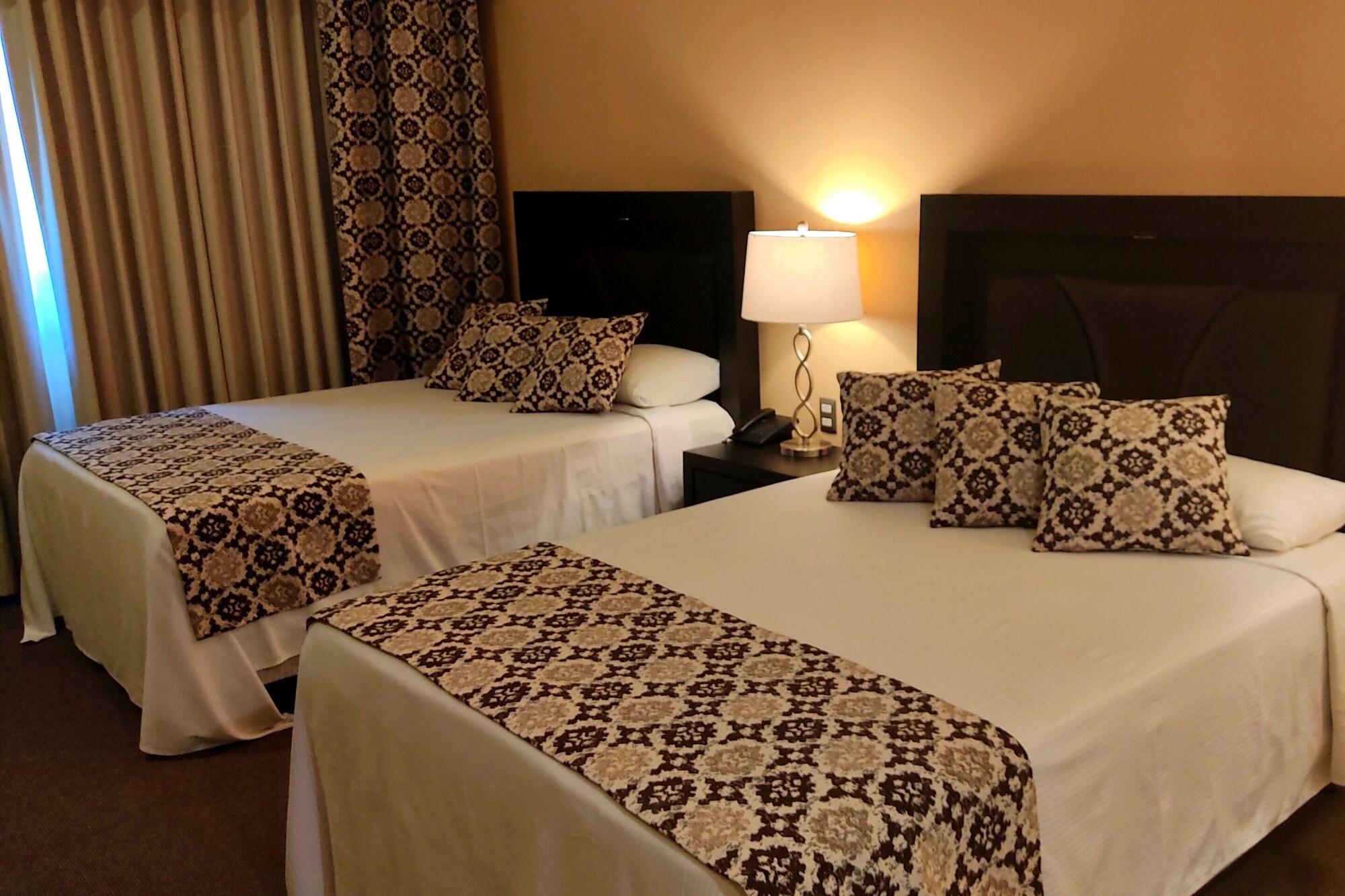Hotel Real Del Bosque Golf And Spa Тула-де-Альенде Экстерьер фото