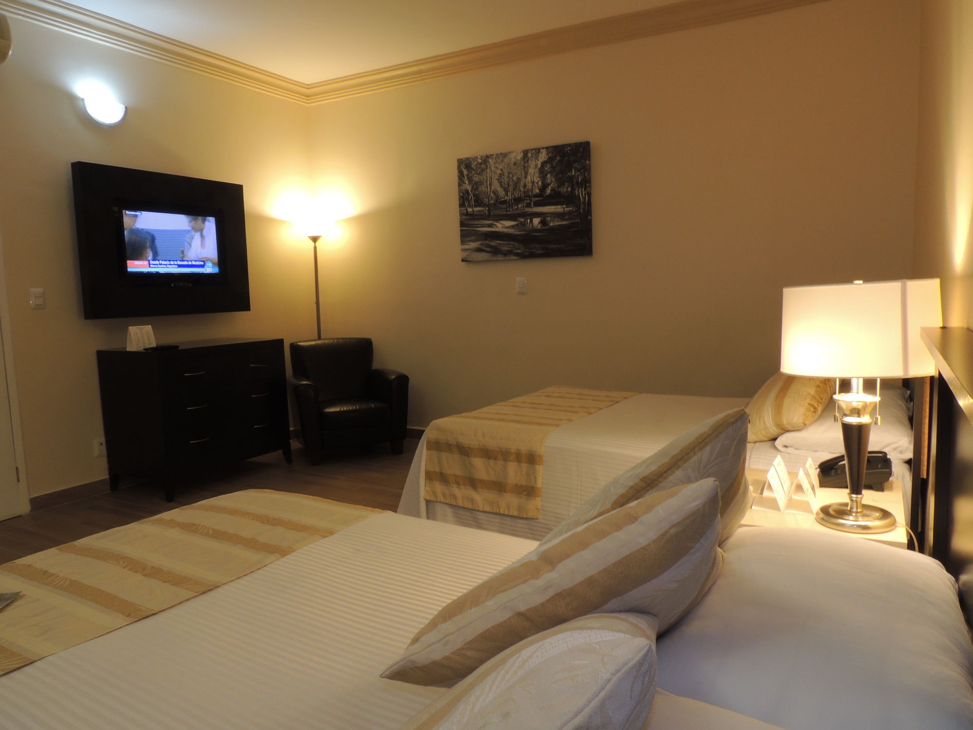 Hotel Real Del Bosque Golf And Spa Тула-де-Альенде Экстерьер фото